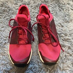 Adidas Terrex Women’s Athletic Sneakers in Fuchsia/Burgundy 10